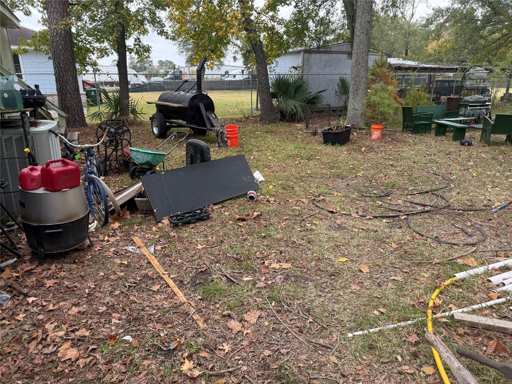 6002 Mohawk Street Houston, TX 77016 - Photo 4 of 10 a view of a backyard with sitting area