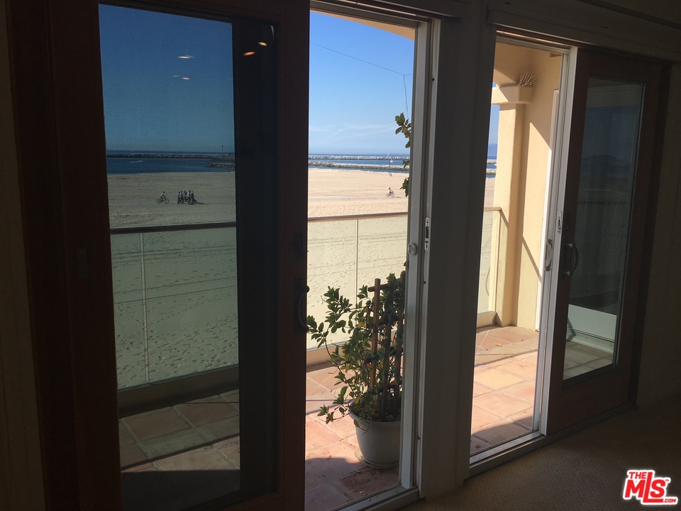 6309 Ocean Front Walk, Unit 202 Playa del Rey, CA 90293 - Photo 16 of 20