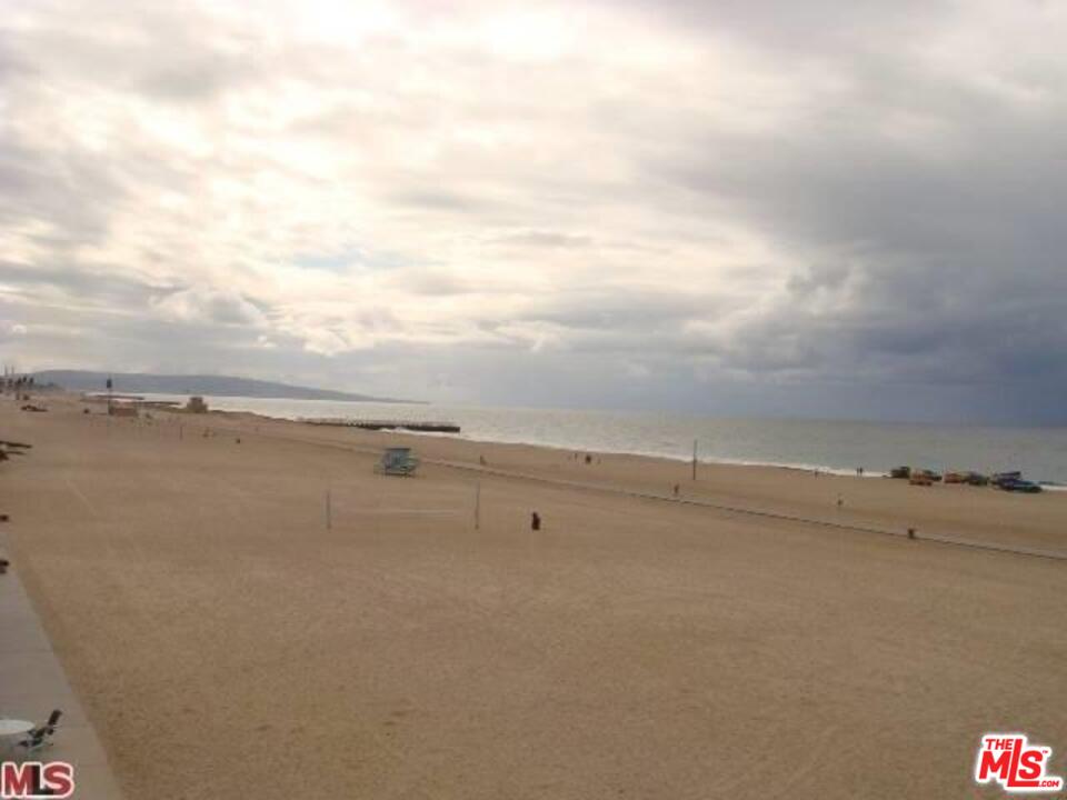 6309 Ocean Front Walk, Unit 202 Playa del Rey, CA 90293 - Photo 3 of 20