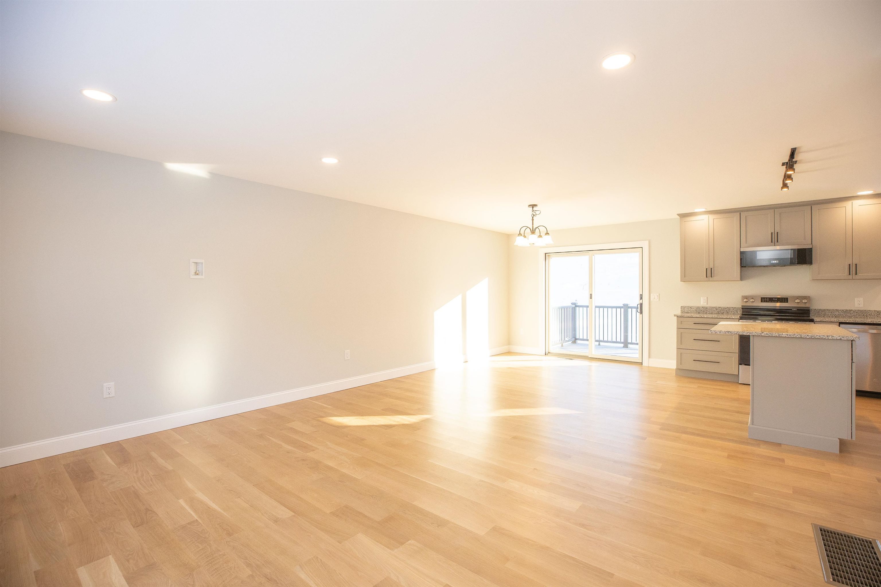 448 Old Bennington Road Greenfield, NH 03047 - Photo 10 of 36