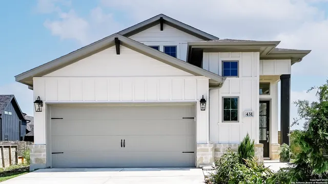 $389,900 | 431 Alexander Avenue, New Braunfels, TX 78130