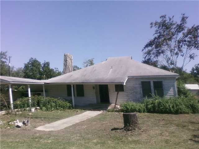 706 West Lockhart Street Kyle, TX 78640 - Photo 1 of 1