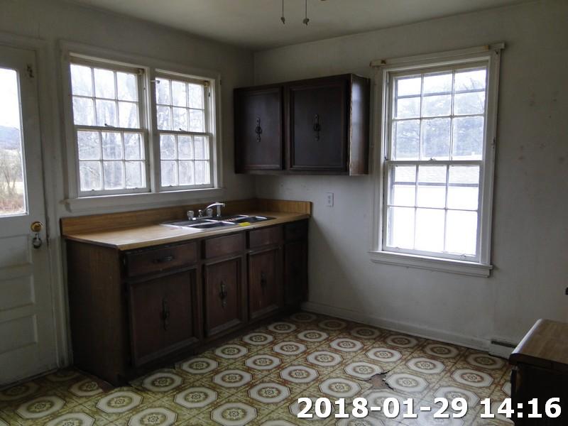 2820 Sand Road Northeast Roanoke, VA 24012 - Photo 4 of 7 kitchen
