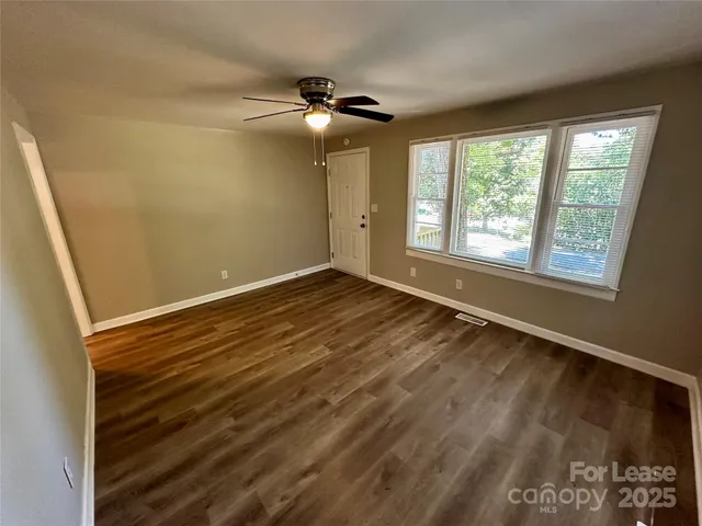 $1,049 | 221 Bookington Drive, Unit A, Lexington, NC 27292