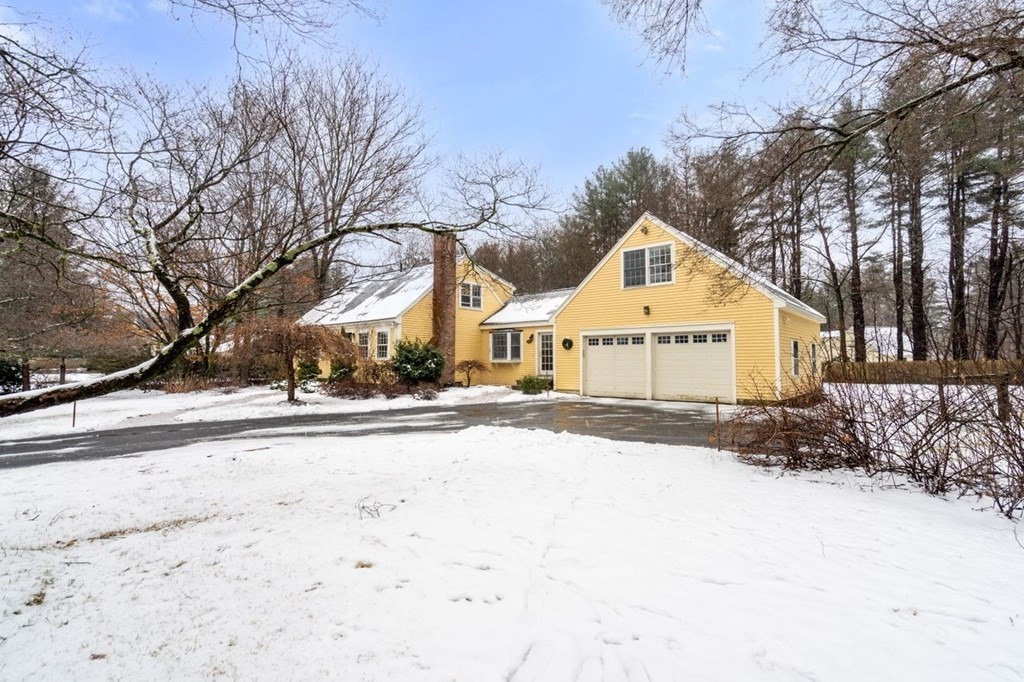 125 Stock Farm Road Sudbury, MA 01776 - Photo 4 of 42 Gallery Image 4