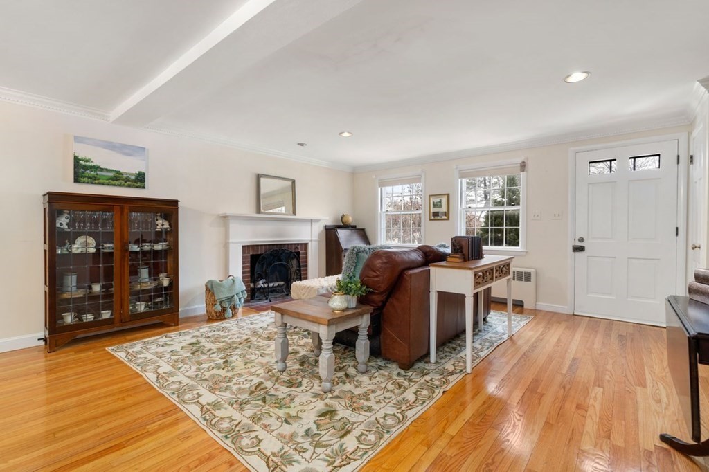 125 Stock Farm Road Sudbury, MA 01776 - Photo 5 of 42 Gallery Image 5