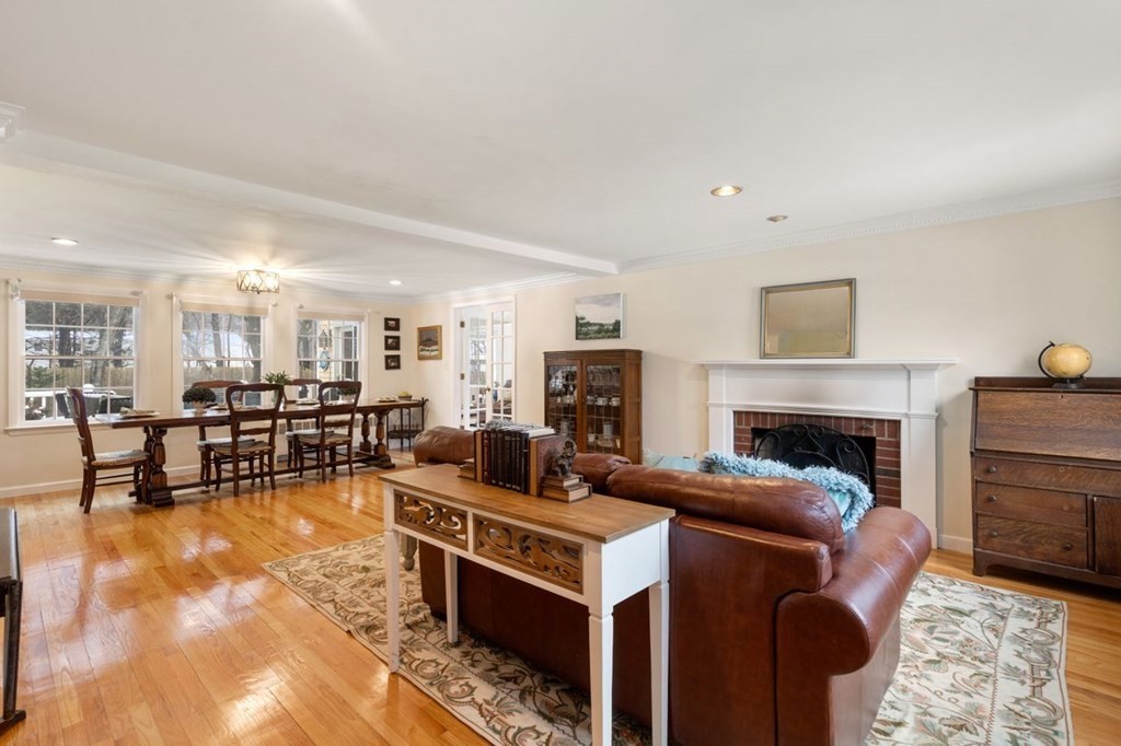 125 Stock Farm Road Sudbury, MA 01776 - Photo 6 of 42 Gallery Image 6