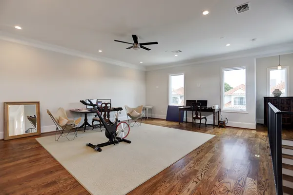$7,500 | 1632 Potomac Drive, Houston, TX 77057