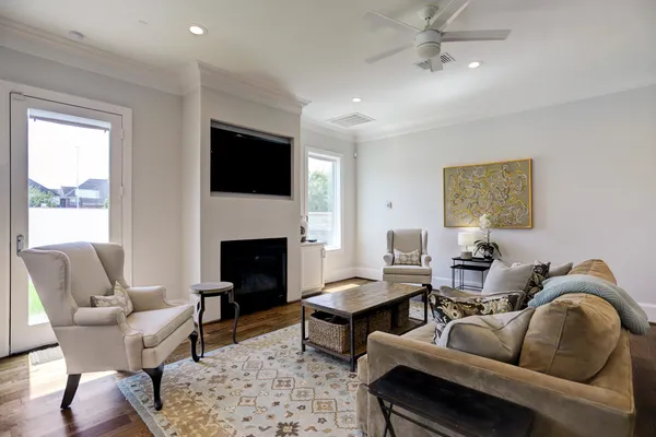 $7,500 | 1632 Potomac Drive, Houston, TX 77057