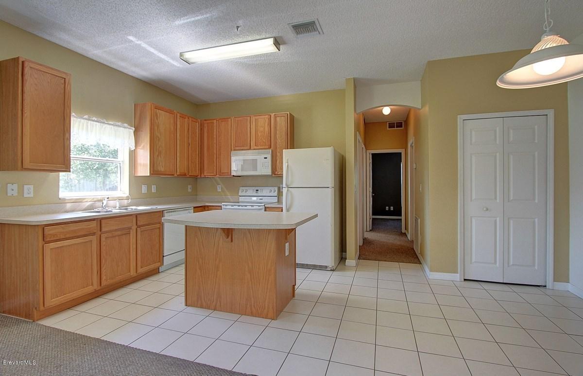 1554 Knoll Ridge Drive Melbourne, FL 32940 - Photo 9 of 25 IMG_2835_6_7_fused