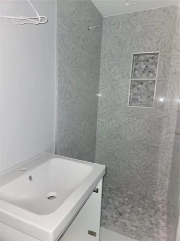 $5,100 | 4119 West Nassau Street, Tampa, FL 33607