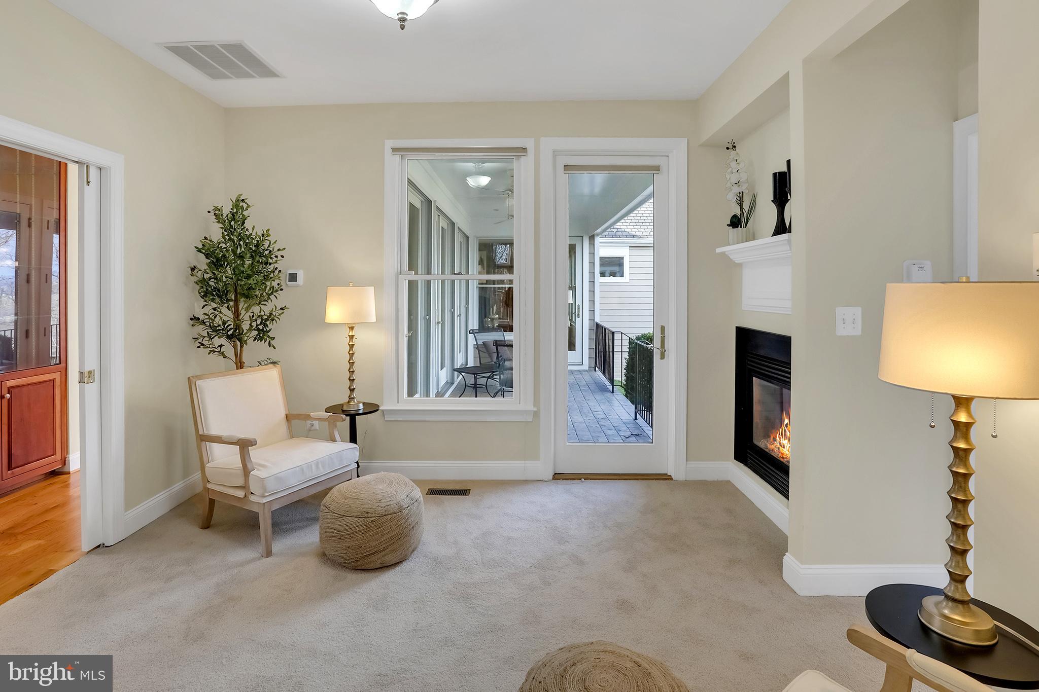 37218 Bolyn Road Purcellville, VA 20132 - Photo 29 of 62 Sitting room has porch access