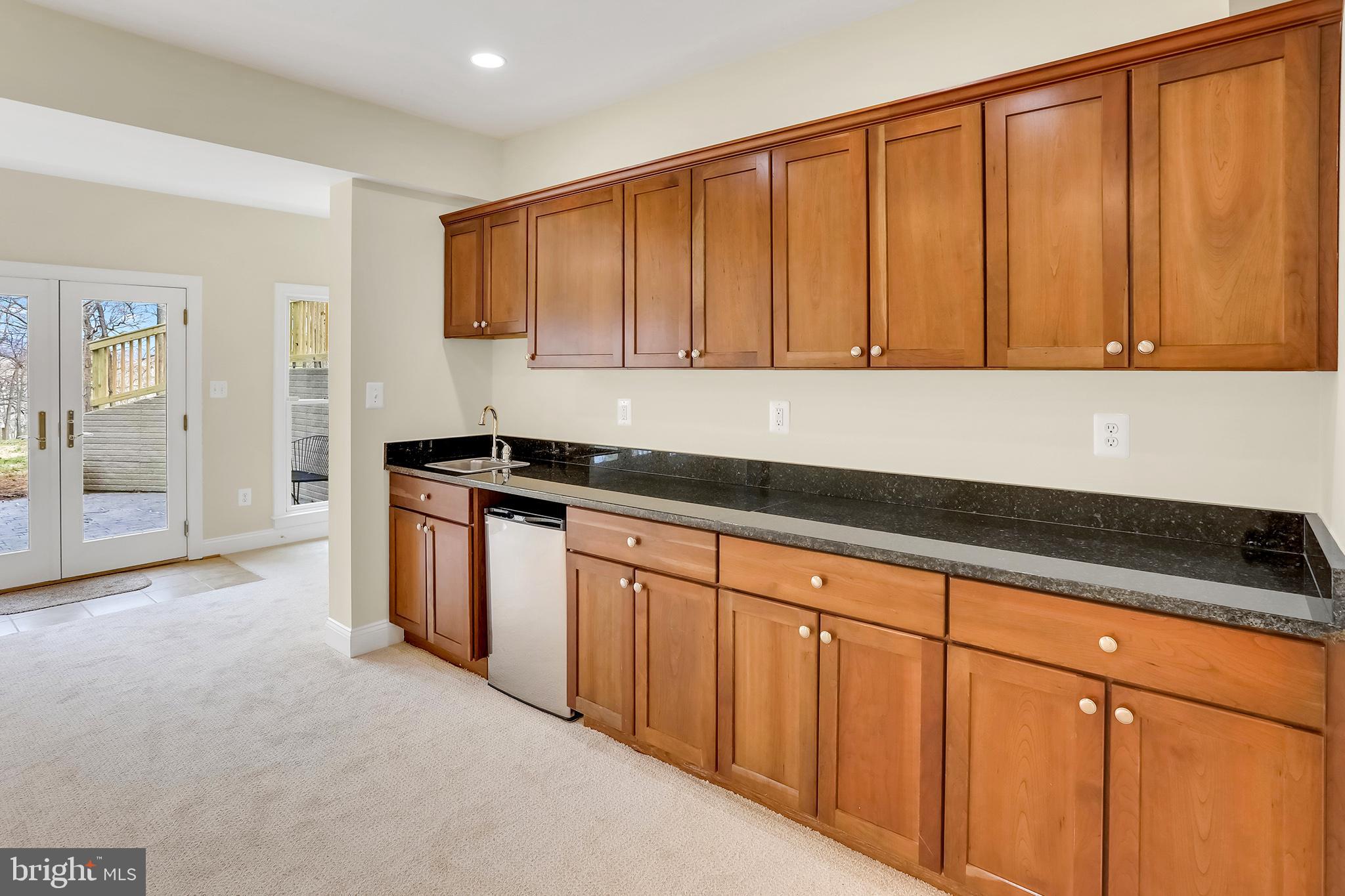 37218 Bolyn Road Purcellville, VA 20132 - Photo 37 of 62 Lower Level wet bar