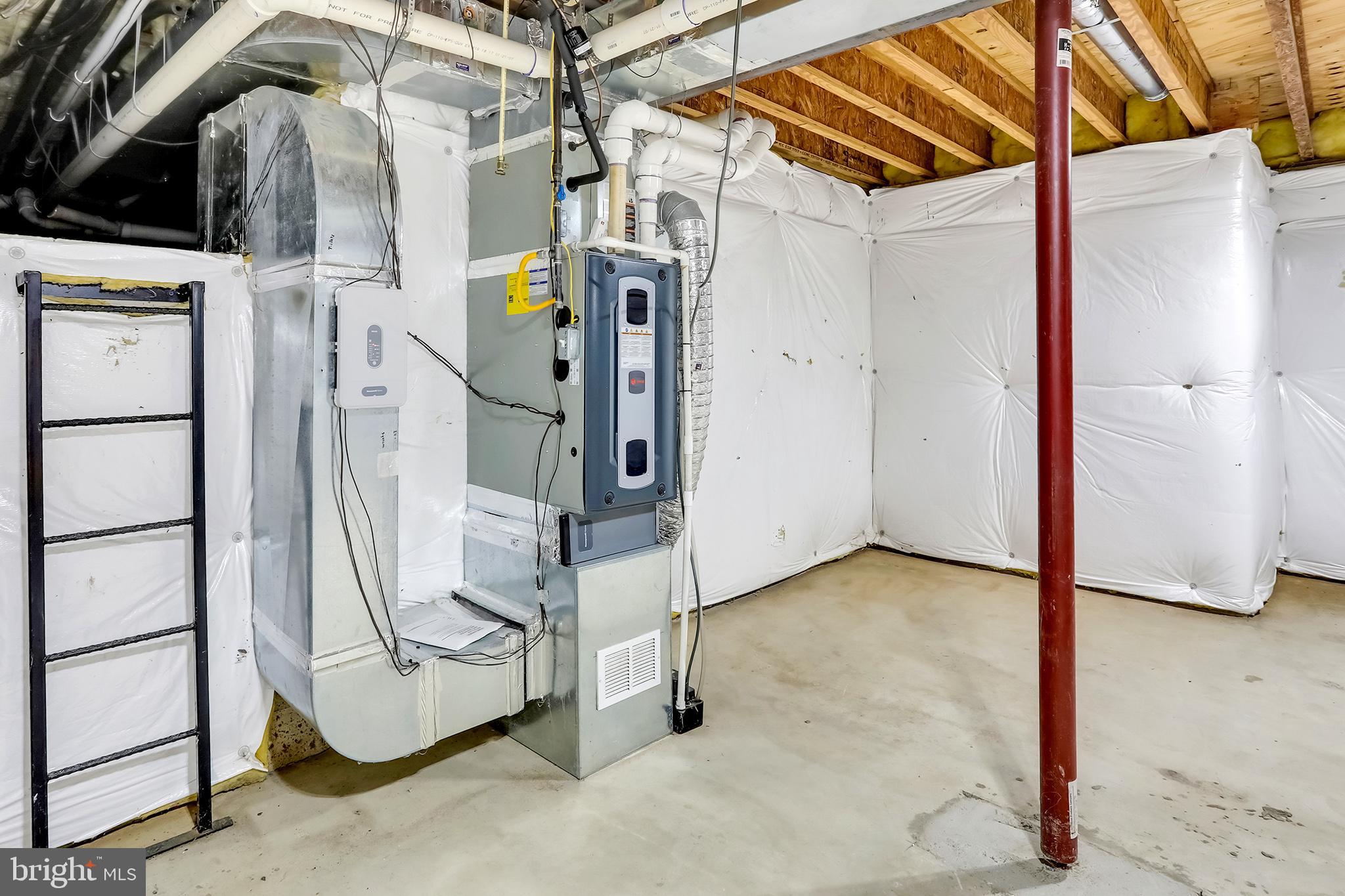 37218 Bolyn Road Purcellville, VA 20132 - Photo 40 of 62 Updated HVAC & crawl space access