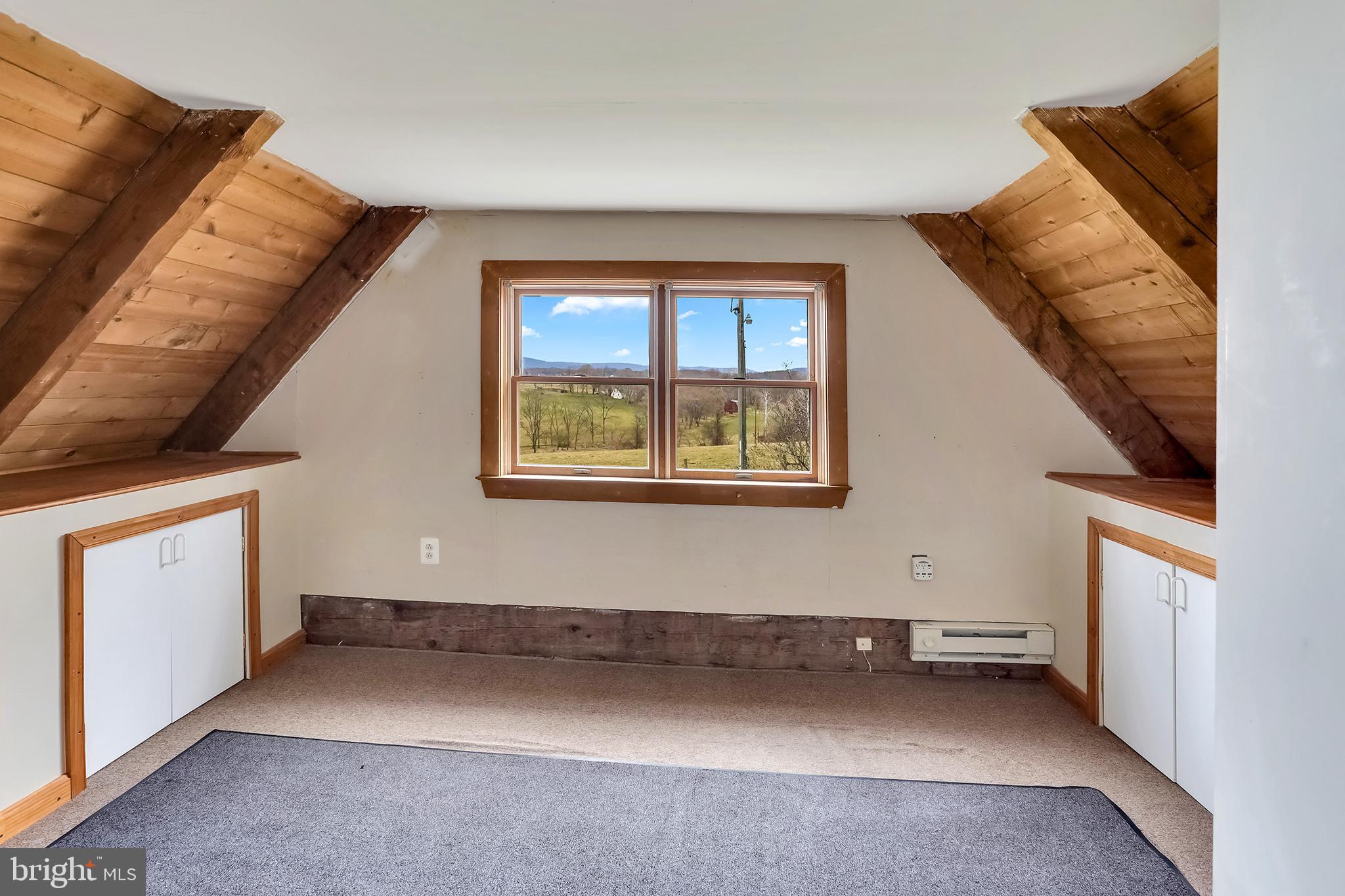 37218 Bolyn Road Purcellville, VA 20132 - Photo 44 of 62 Sep Cottage upstairs bedroom