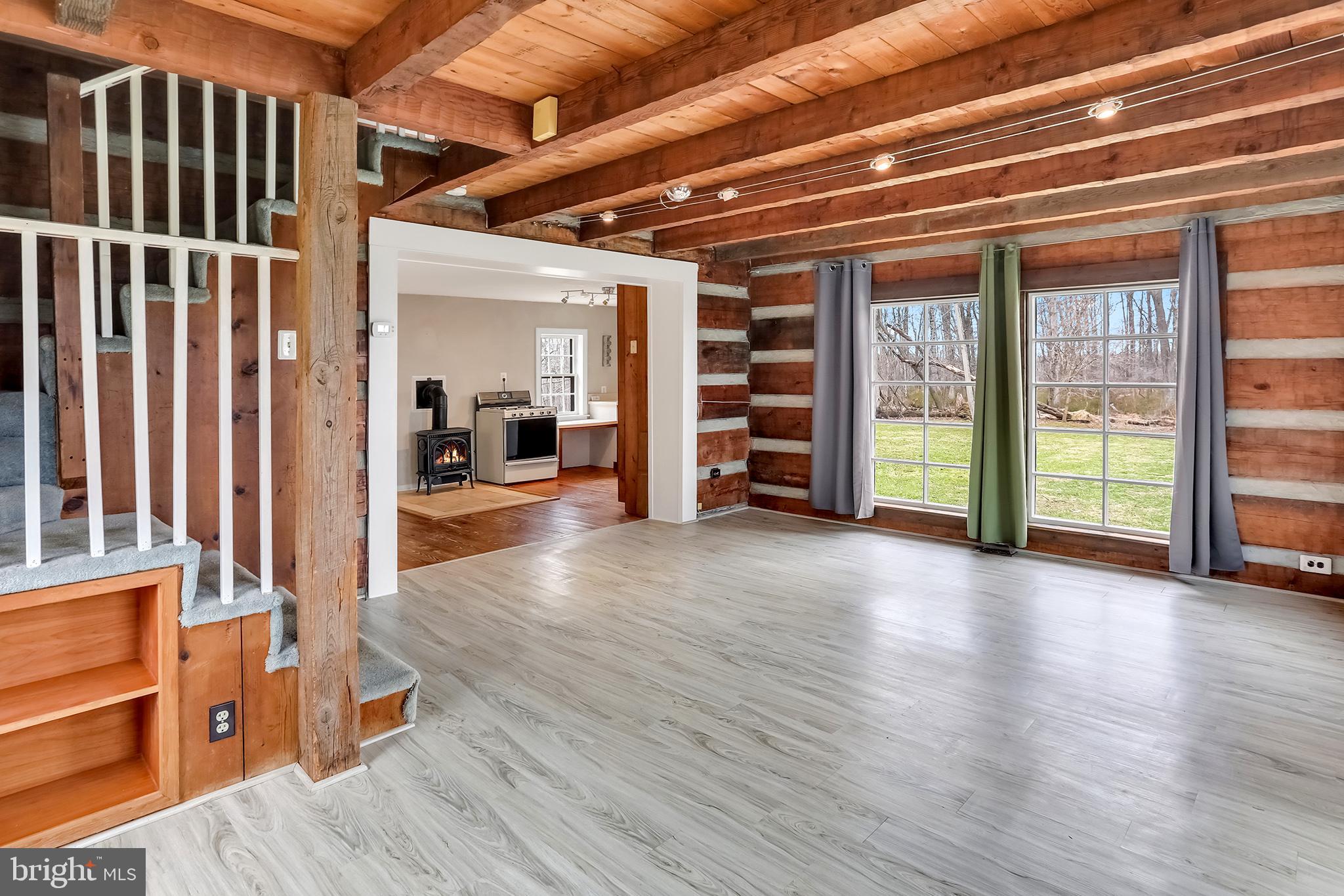 37218 Bolyn Road Purcellville, VA 20132 - Photo 48 of 62 Cottage Living area