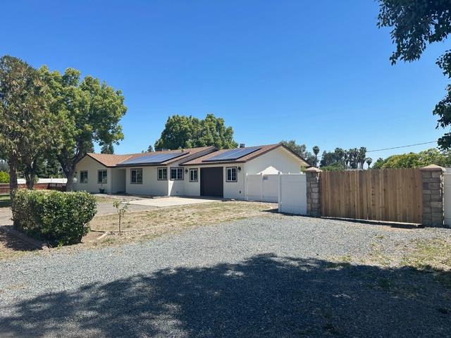 17925 Rodeo Drive Madera, CA 93638 - Photo 2 of 10