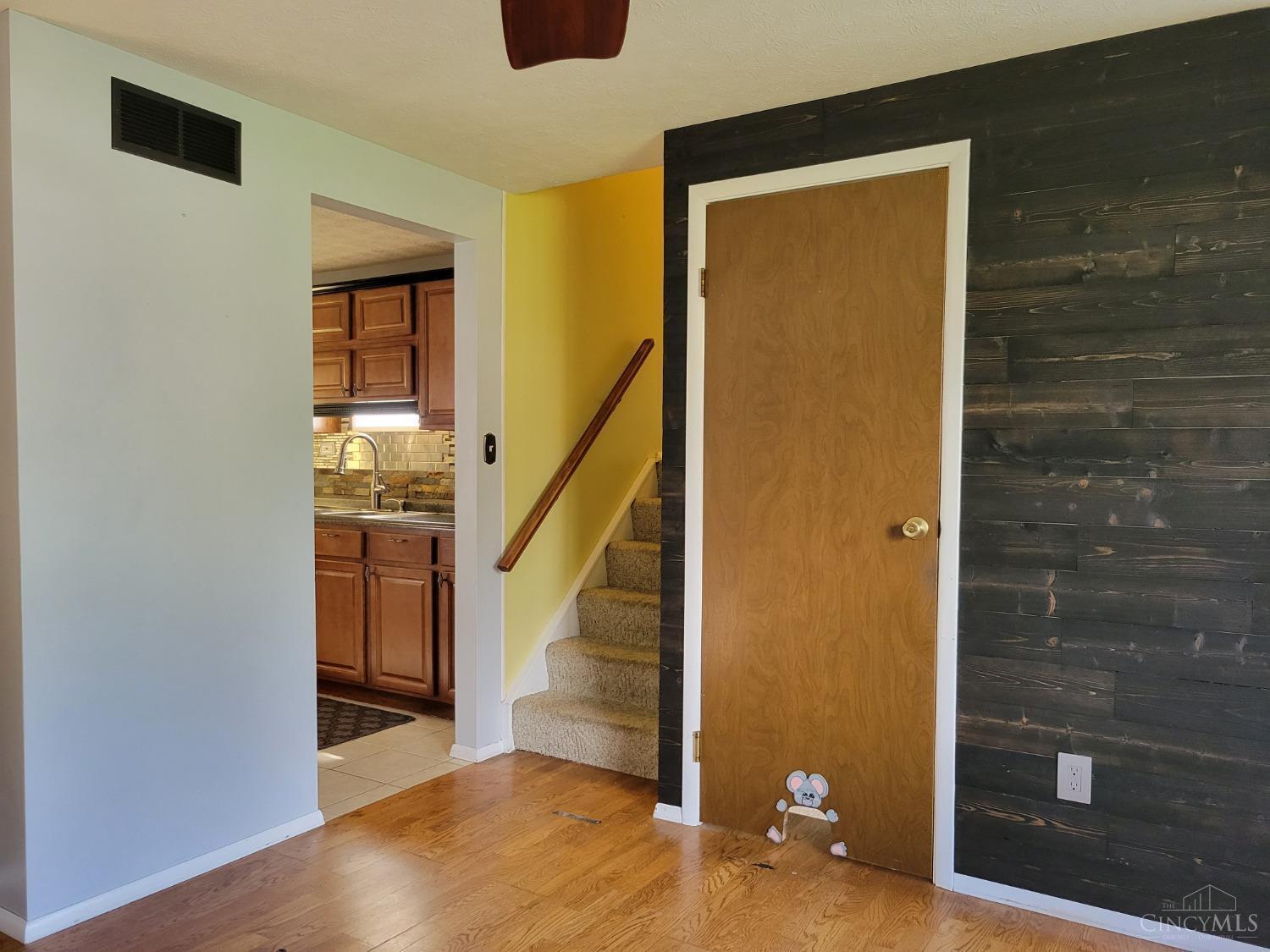 11607 Pippin Road Cincinnati, OH 45251 - Photo 7 of 27