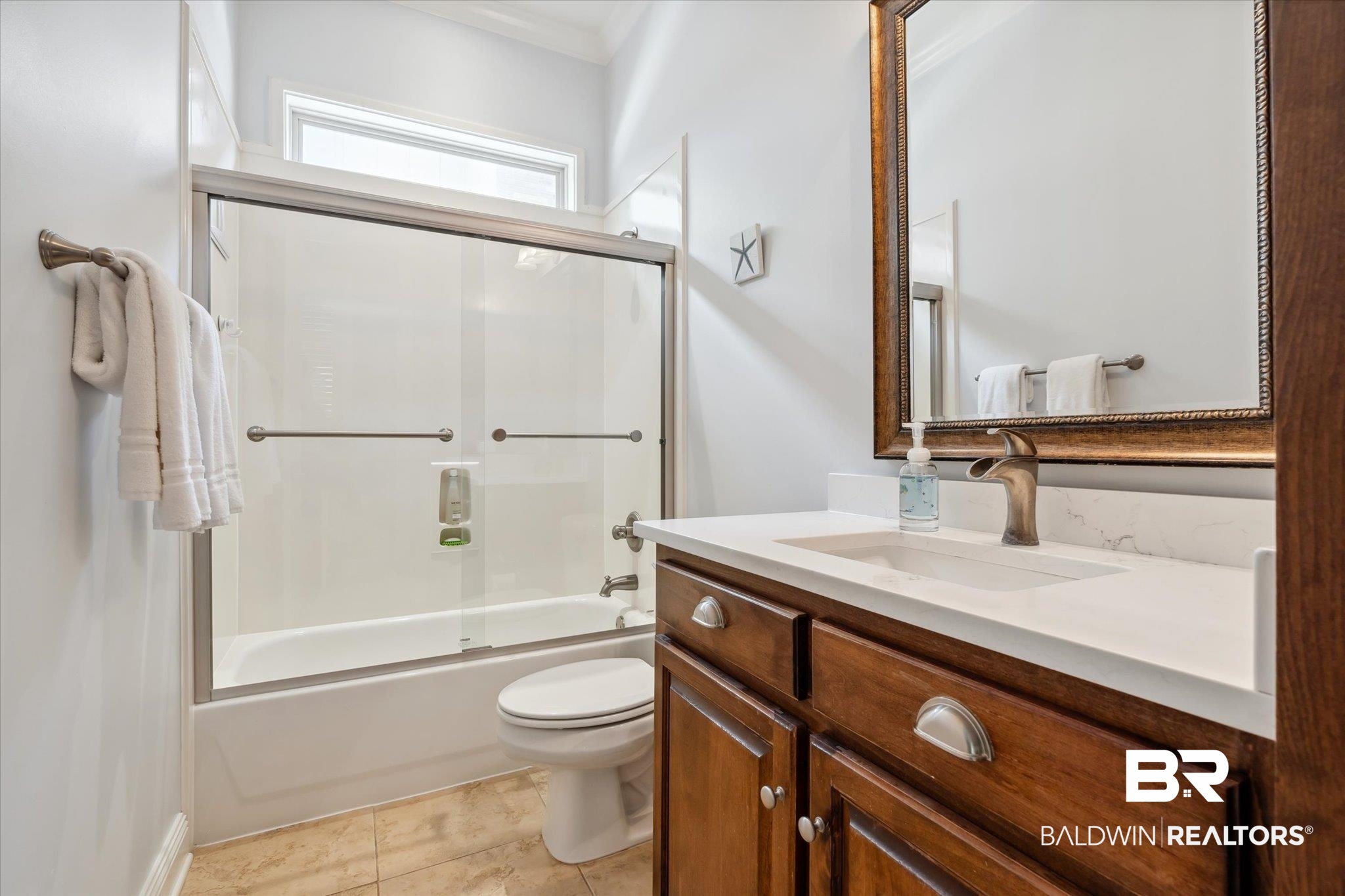 804 Country Club Road Mobile, AL 36609 - Photo 24 of 63 Full bathroom with enclosed tub / shower combo, tile patterned flooring, toilet, vanity, and ornamental molding