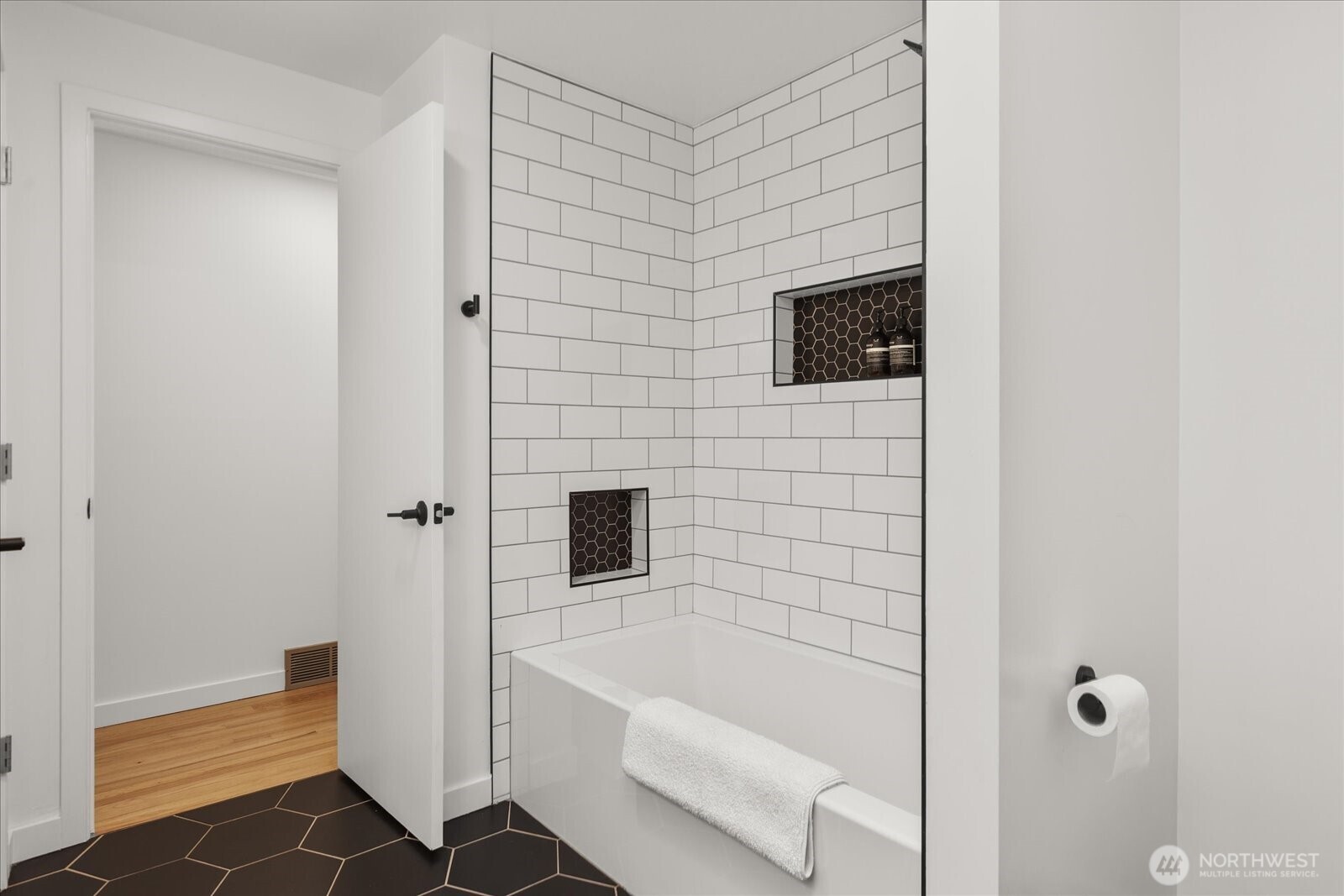 7718 204th Place Southwest Edmonds, WA 98026 - Photo 21 of 37