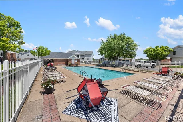 $1,500 | 4334 Arrow Tree Drive, Unit L, St. Louis, MO 63128