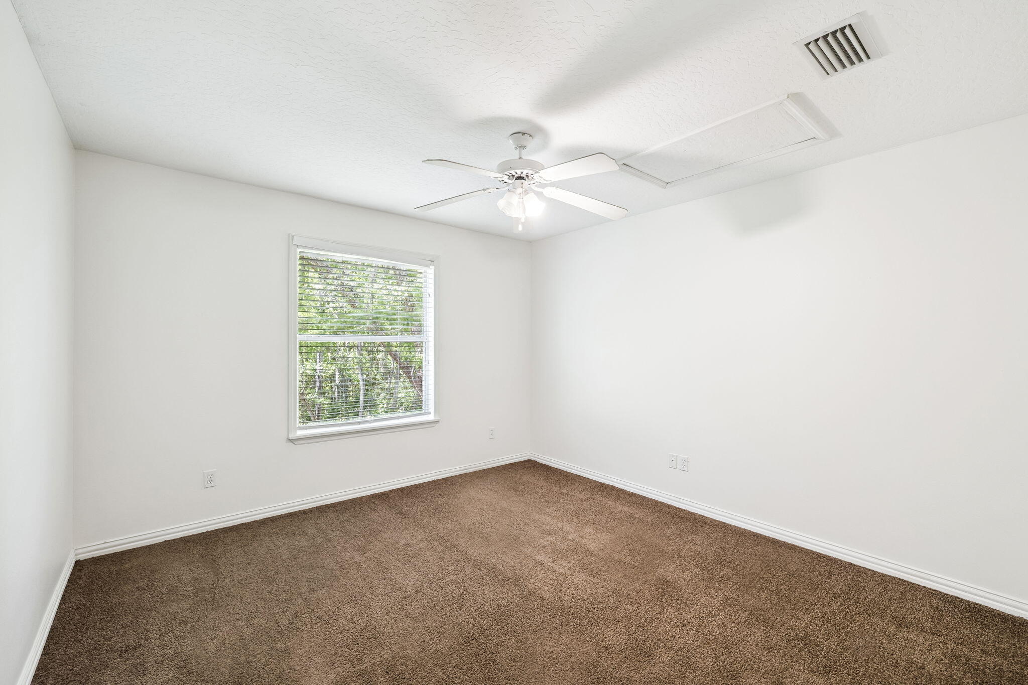 122 Dolphin Road, Unit 3 Mary Esther, FL 32569 - Photo 16 of 29 18Array_122DolphinRd-58
