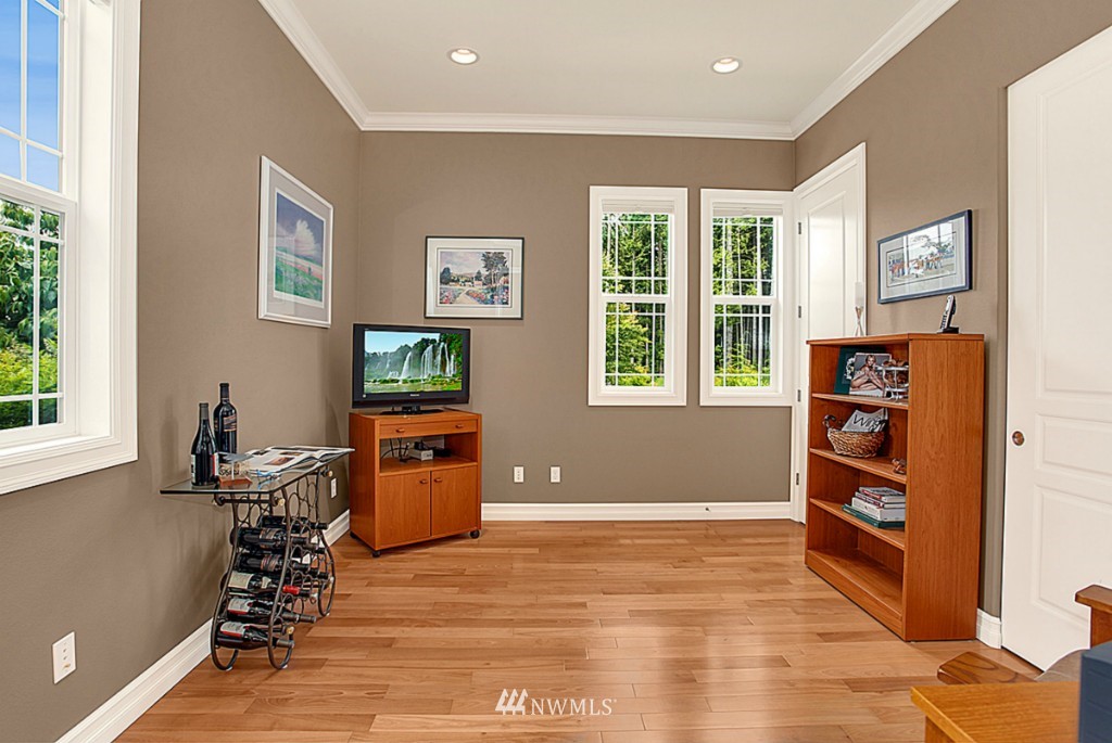 23808 Northeast Adair Road Redmond, WA 98053 - Photo 9 of 25