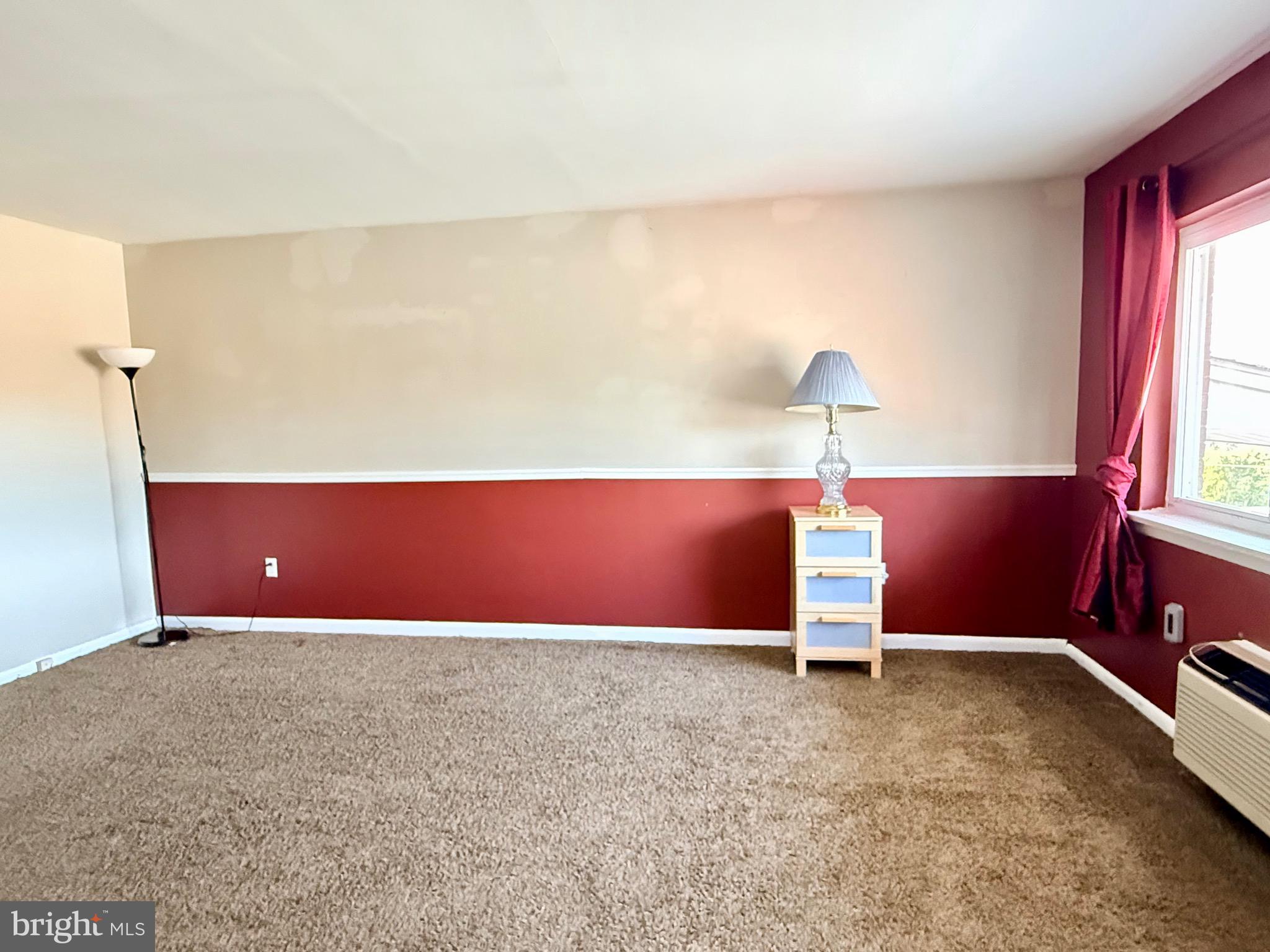 650 Brooke Road, Unit B11 Glenside, PA 19038 - Photo 3 of 20 Living Room