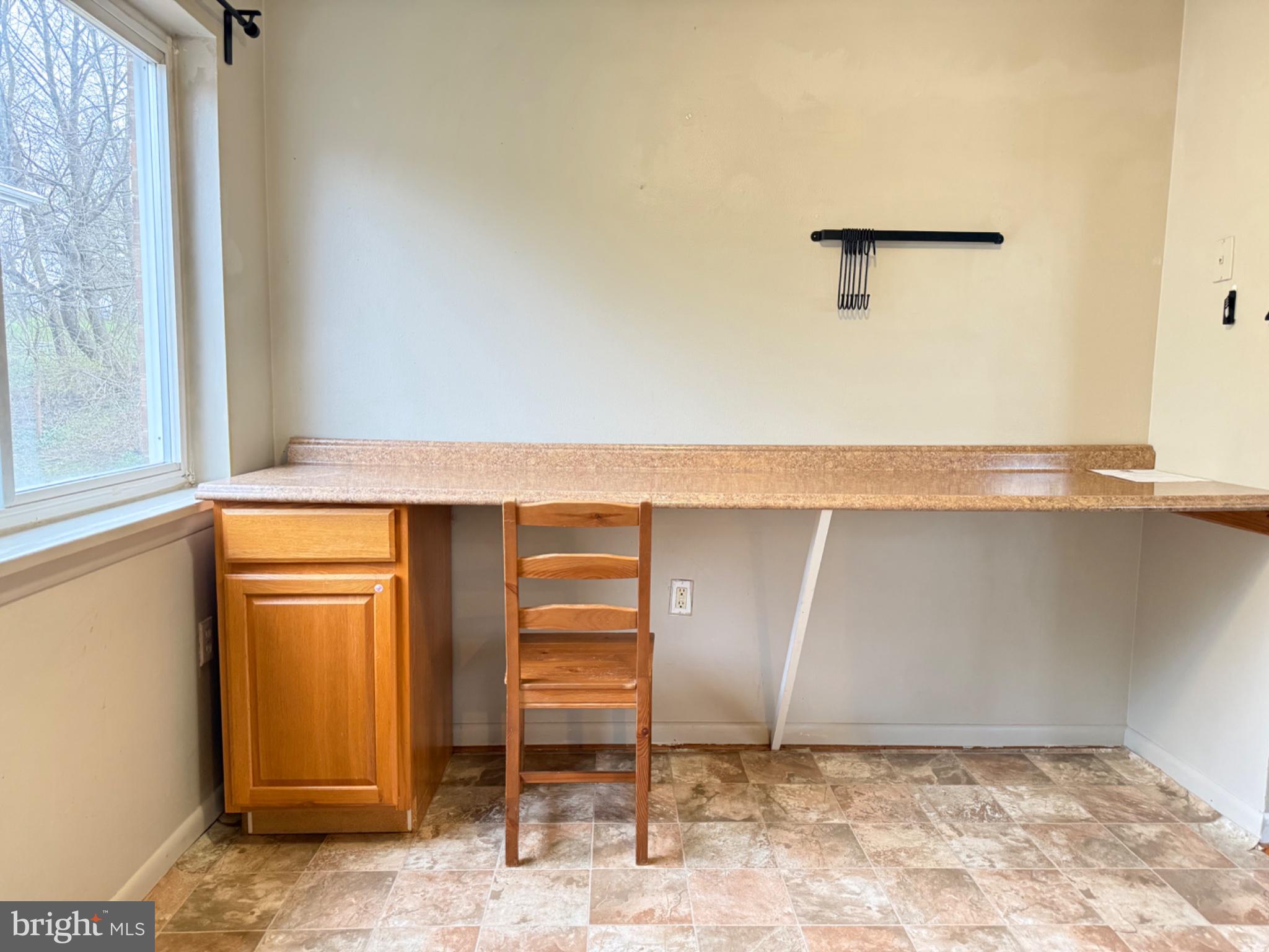 650 Brooke Road, Unit B11 Glenside, PA 19038 - Photo 7 of 20 Breakfast Bar