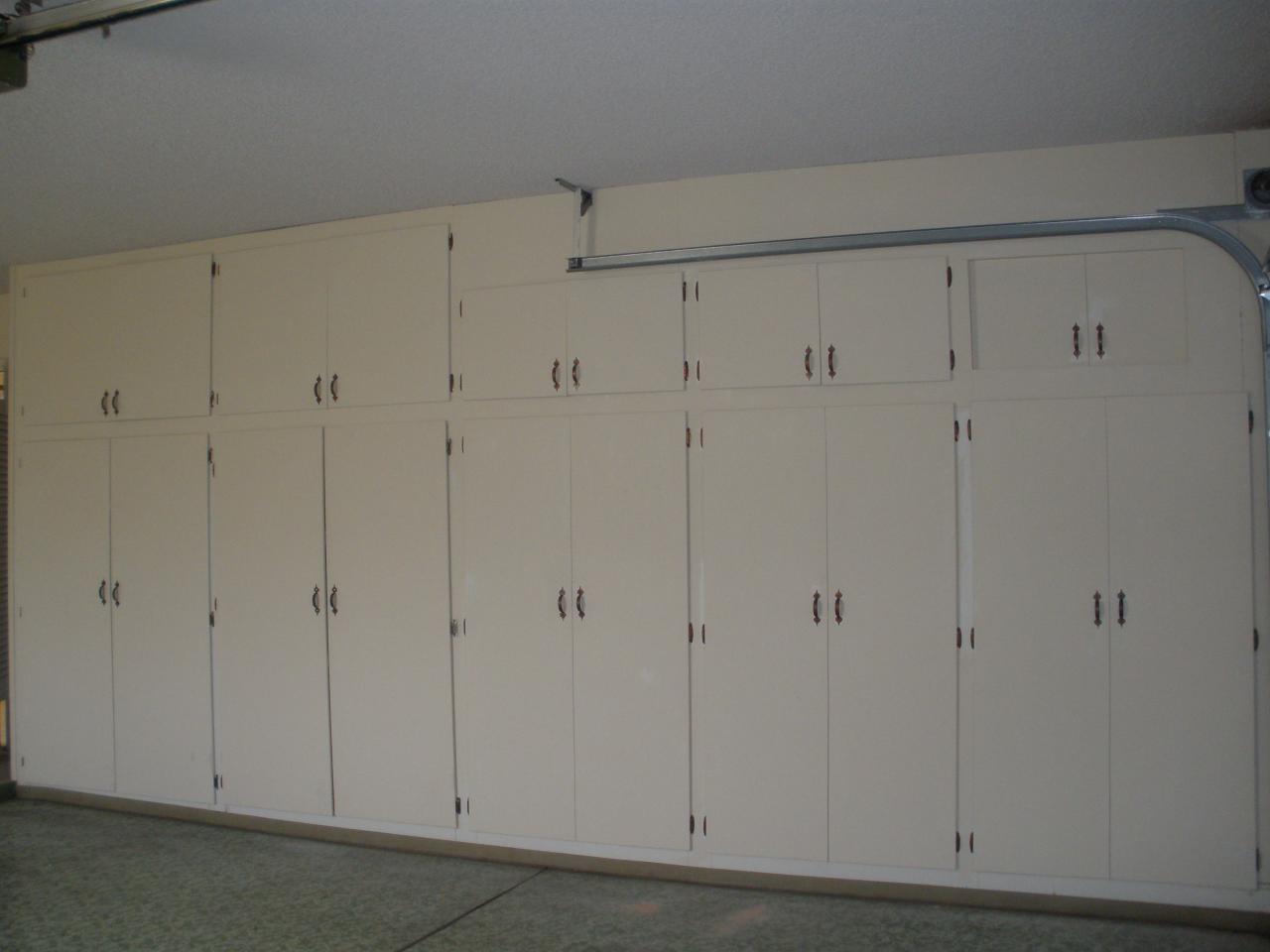 11062 West Oak Ridge Road Sun City, AZ 85351 - Photo 5 of 14 Garage Cabinetry on Both Walls