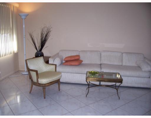 1003 Guildford East, Unit 1003 Boca Raton, FL 33434 - Photo 2 of 7 Additional Photo