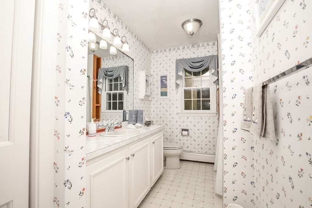 50 Holly Road Marion, MA 02738 - Photo 14 of 36