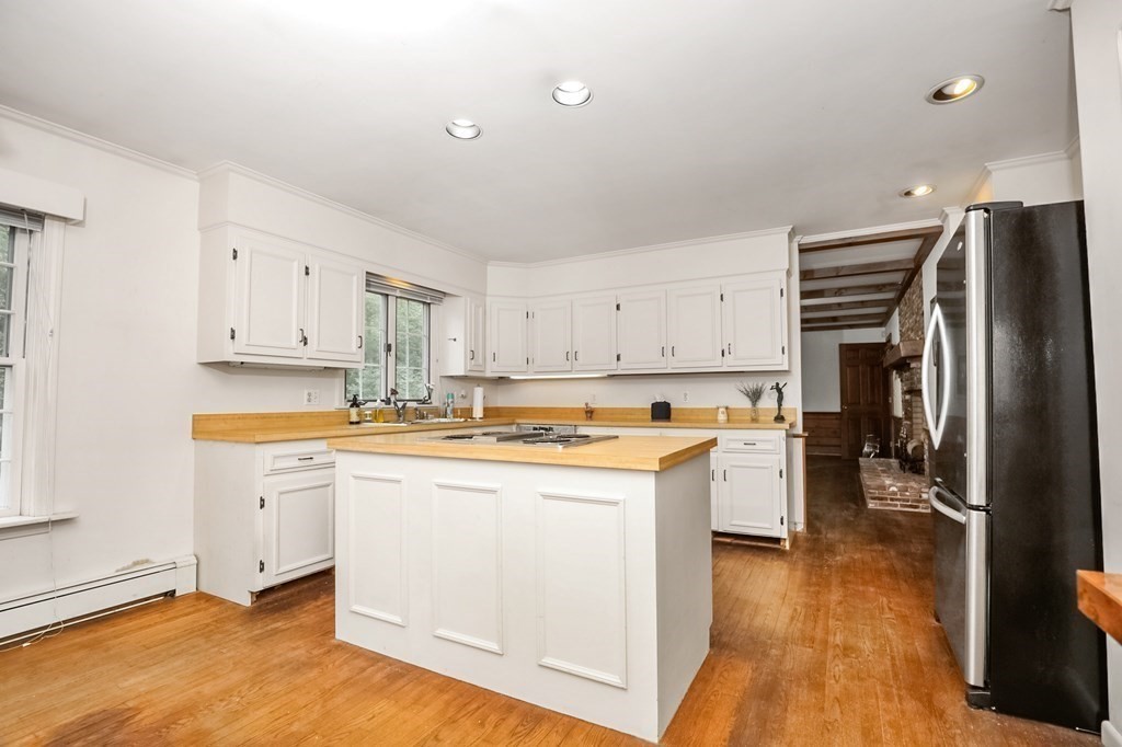 50 Holly Road Marion, MA 02738 - Photo 2 of 36