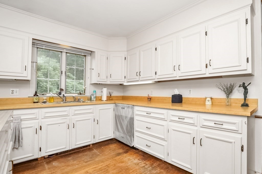 50 Holly Road Marion, MA 02738 - Photo 3 of 36