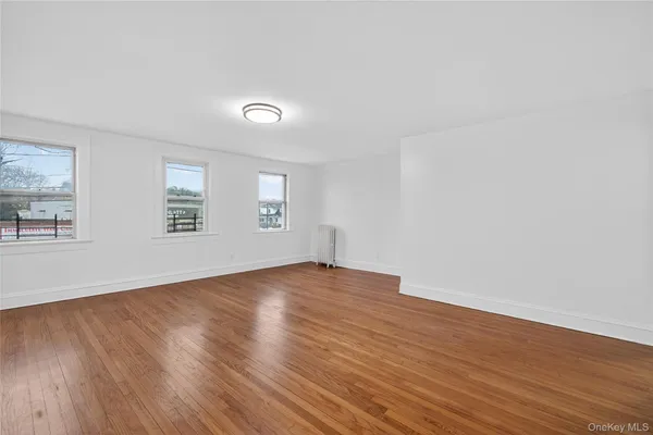 $3,000 | 2092 Grand Avenue, Unit 2, Baldwin, NY 11510