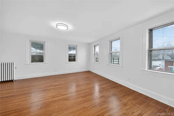 $3,000 | 2092 Grand Avenue, Unit 2, Baldwin, NY 11510