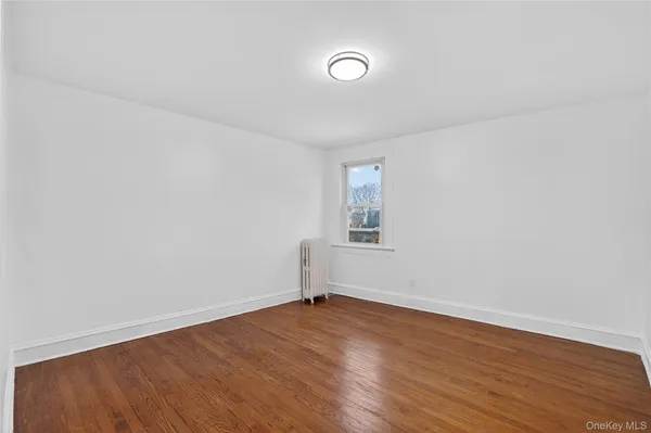 $3,000 | 2092 Grand Avenue, Unit 2, Baldwin, NY 11510