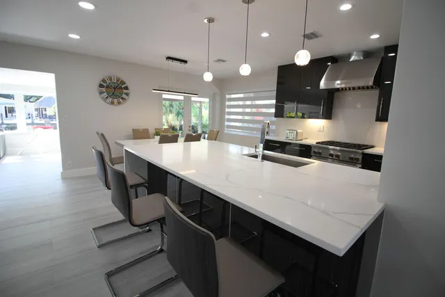 a view of a storage & utility room with washer and dryer