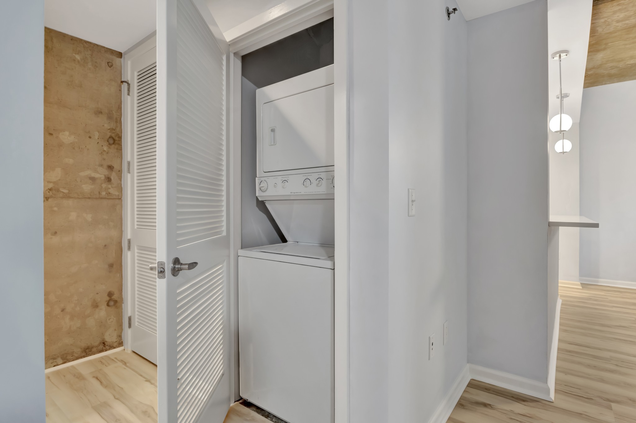 415 Church Street, Unit 1805 Nashville, TN 37219 - Photo 37 of 66 a bathroom with a shower