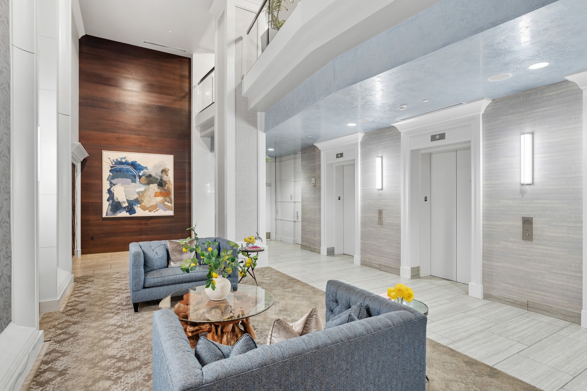 415 Church Street, Unit 1805 Nashville, TN 37219 - Photo 4 of 66 a living room with furniture and a potted plant
