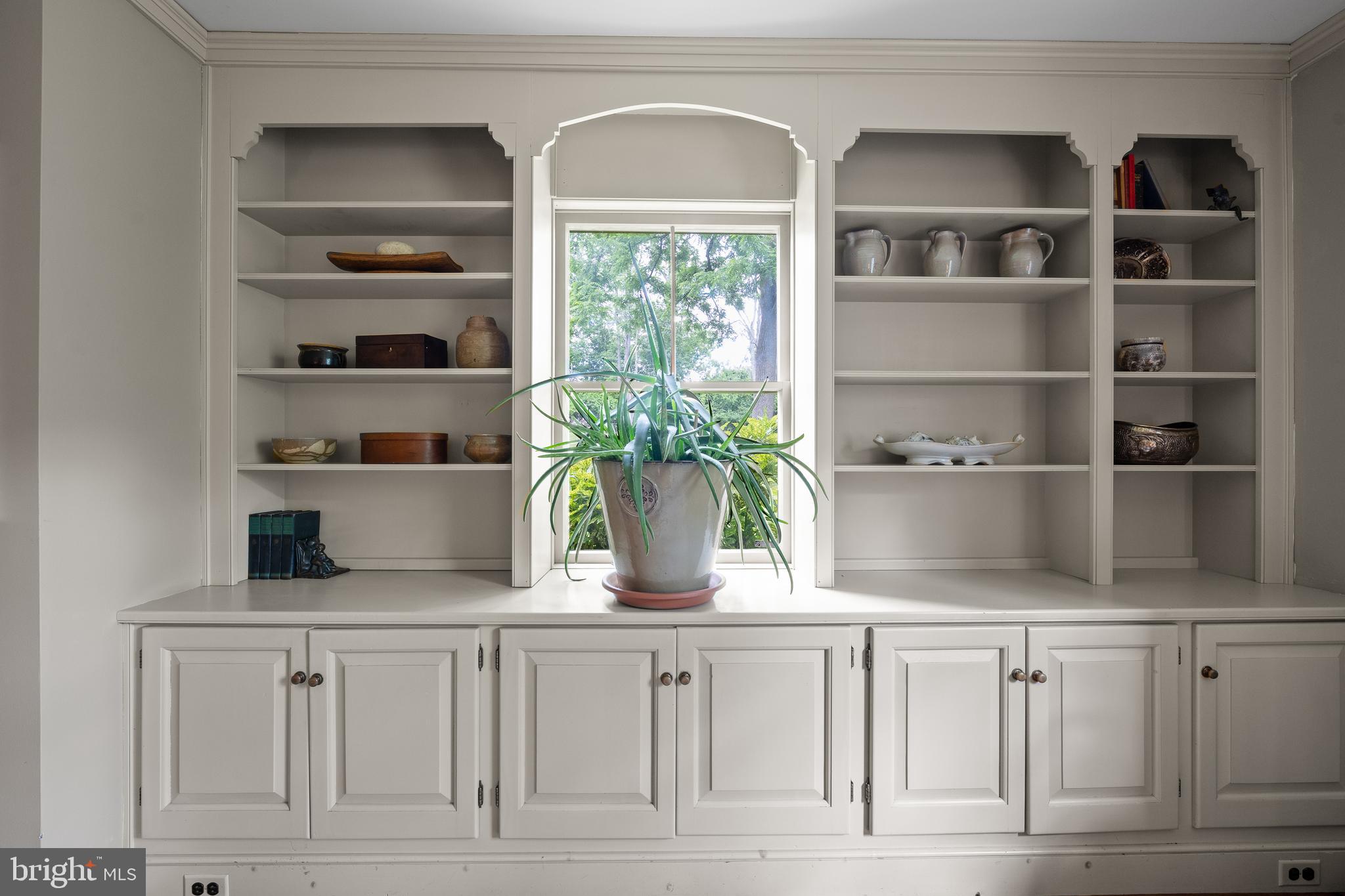 1 Lapp Road Malvern, PA 19355 - Photo 29 of 55 Charming Built-In Cabinetry