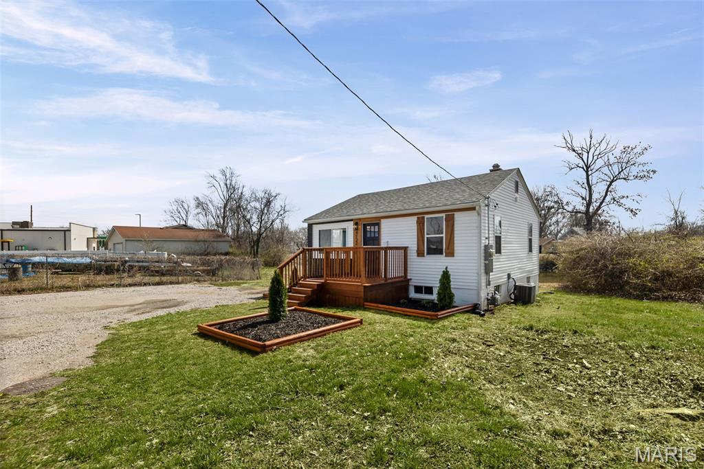 4132 Pontoon Road Granite City, IL 62040 - Photo 2 of 25