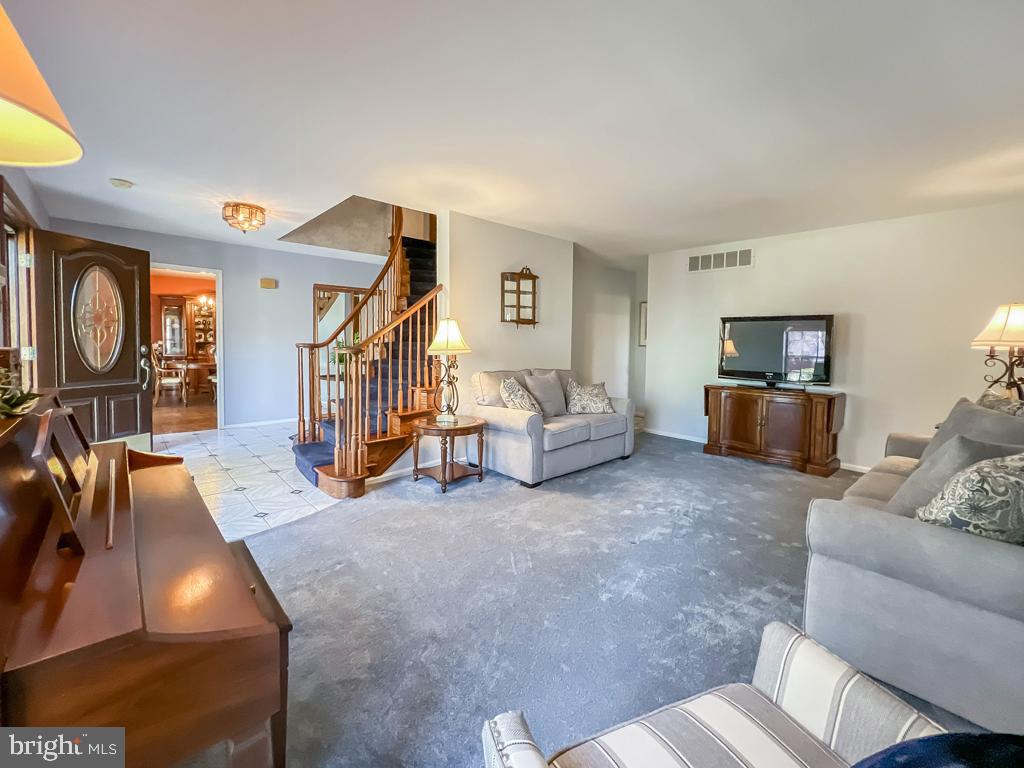 757 Bridgeview Road Langhorne, PA 19053 - Photo 12 of 50 Living room