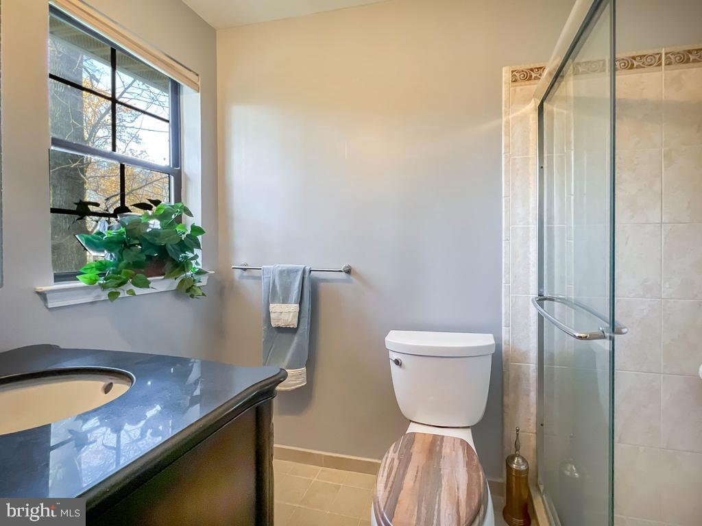 757 Bridgeview Road Langhorne, PA 19053 - Photo 35 of 50 Main bathroom