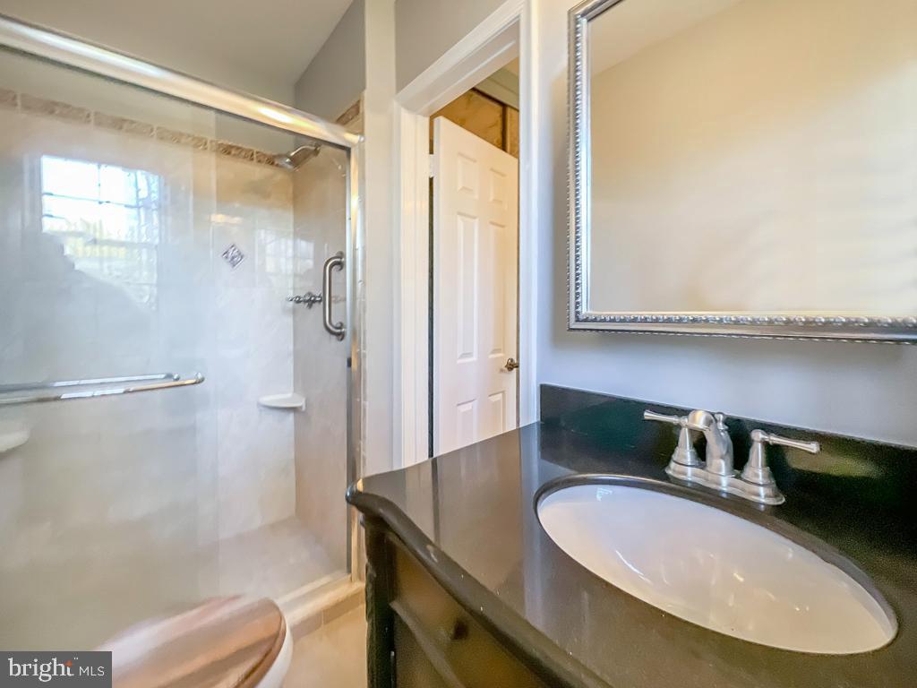 757 Bridgeview Road Langhorne, PA 19053 - Photo 36 of 50 Main bathroom