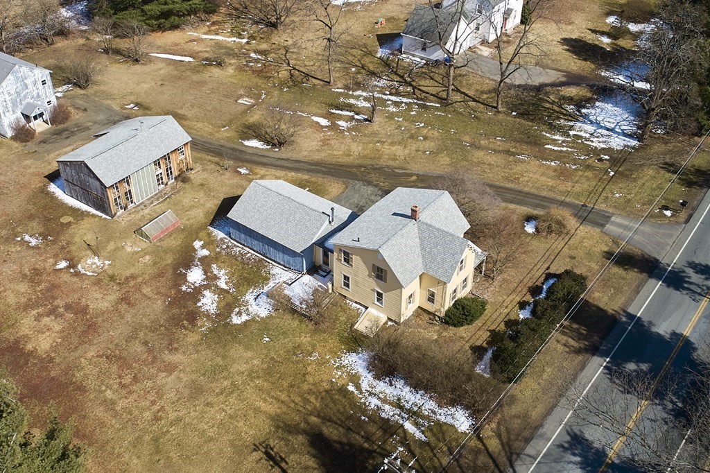734 Bay Road Amherst, MA 01002 - Photo 5 of 42