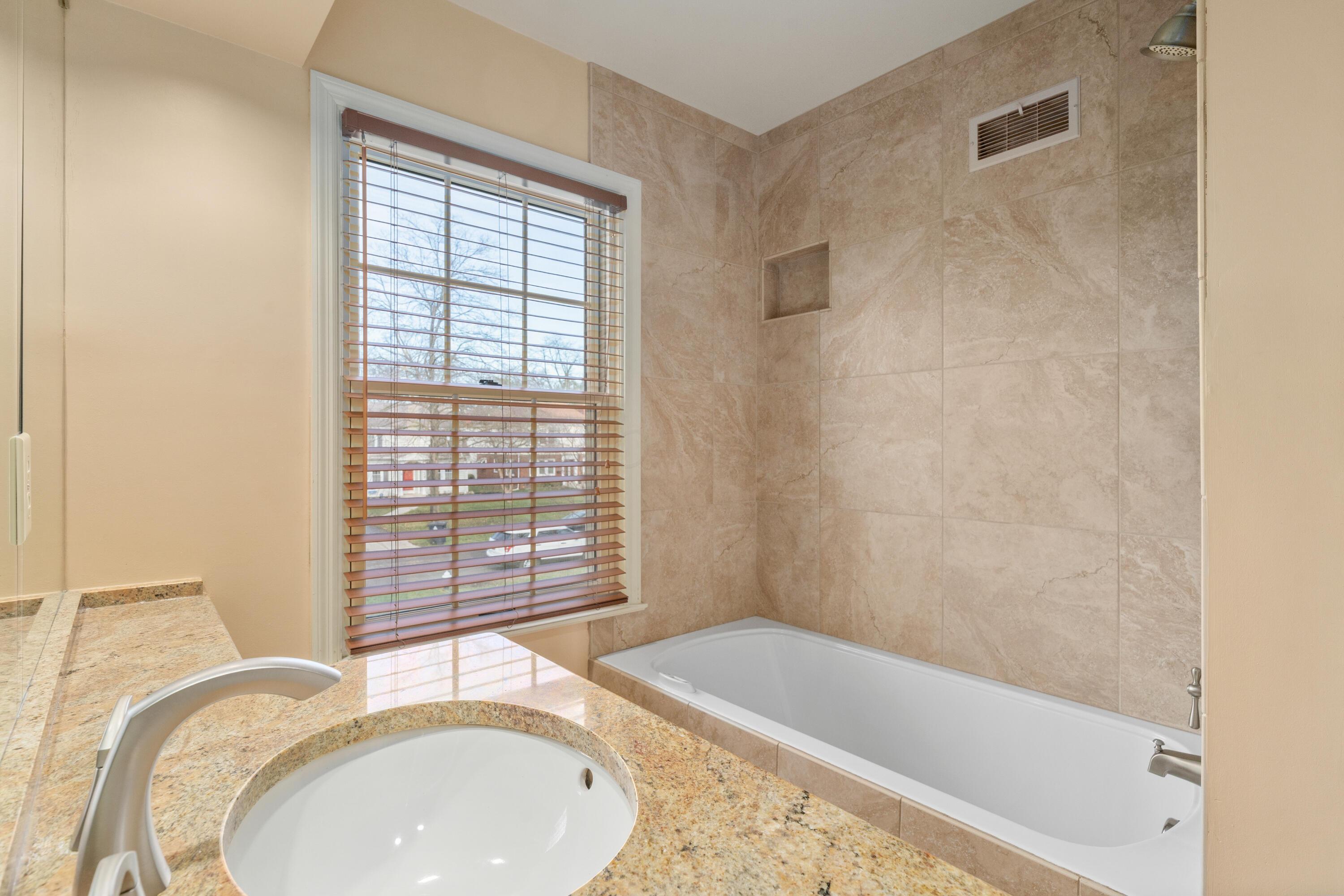 136 South Remington Road Columbus, OH 43209 - Photo 28 of 43 DSC06403