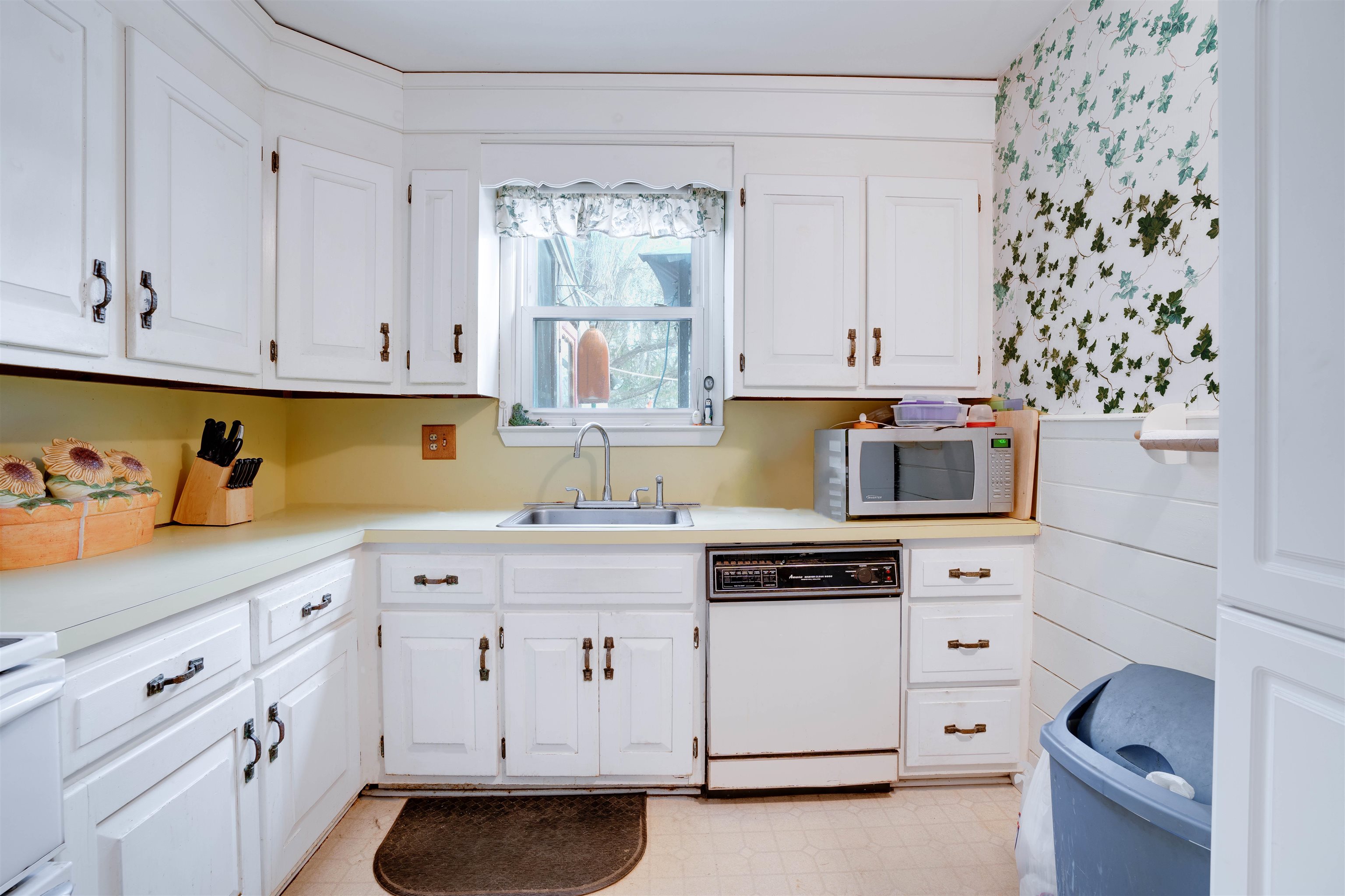 116 Railroad Avenue Epping, NH 03042 - Photo 14 of 24