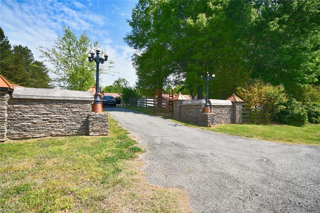 523 Pickett Road Lexington, NC 27295 - Photo 2 of 27 Gallery Image 2