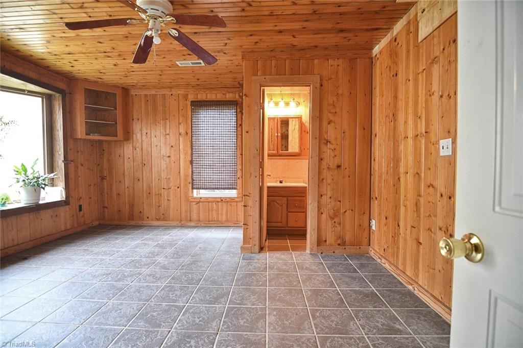 523 Pickett Road Lexington, NC 27295 - Photo 11 of 27 Gallery Image 11